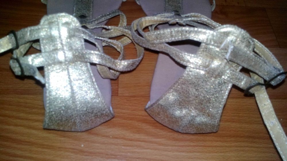 Босоножки для девочки