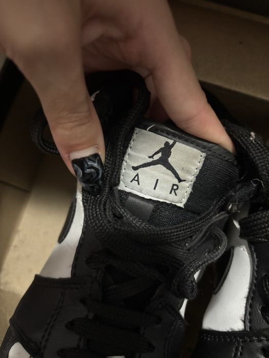 Tenis jordan bota