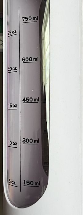 Szklany bidon motywacyjny z etui silikonowym podziałka SMUKEE 1000ml