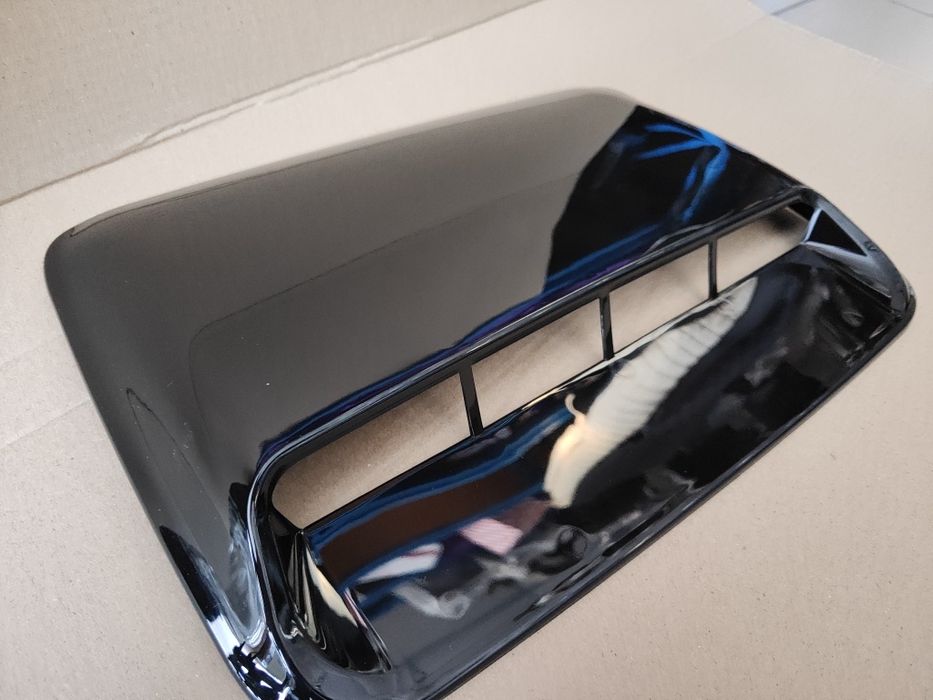 Воздухозаборник на капот