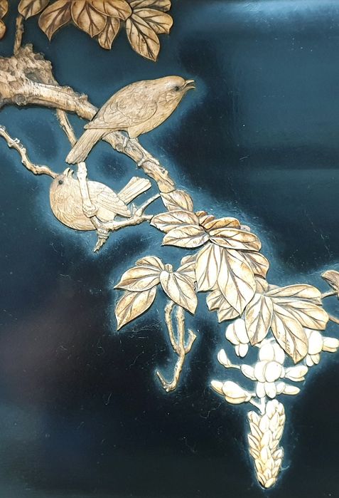 Lindissimo antigo tabuleiro asiático em charão embutidos preciosos