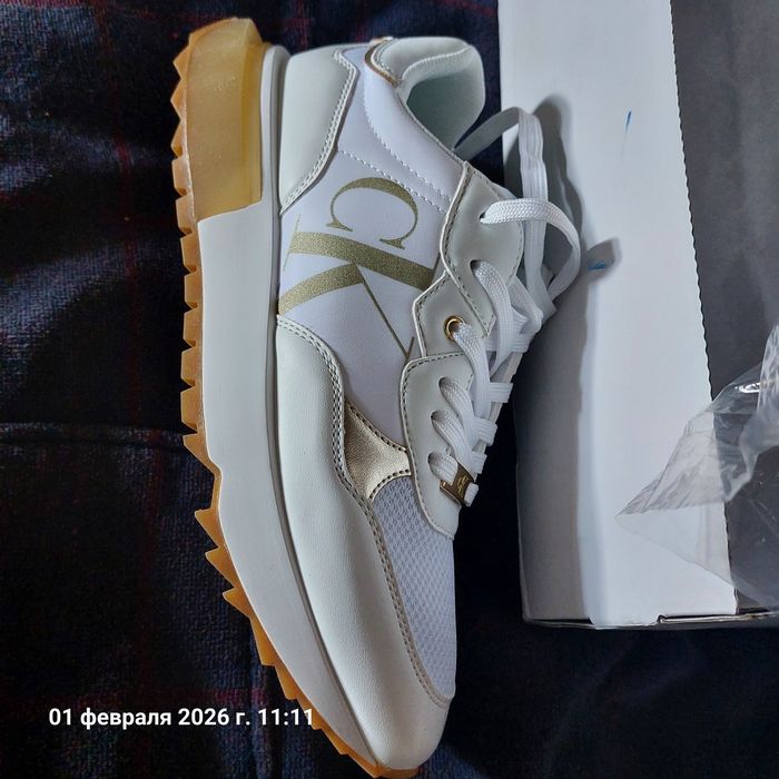 Жіночі кросівки Calvin Klein, 40 розмір (9,5)