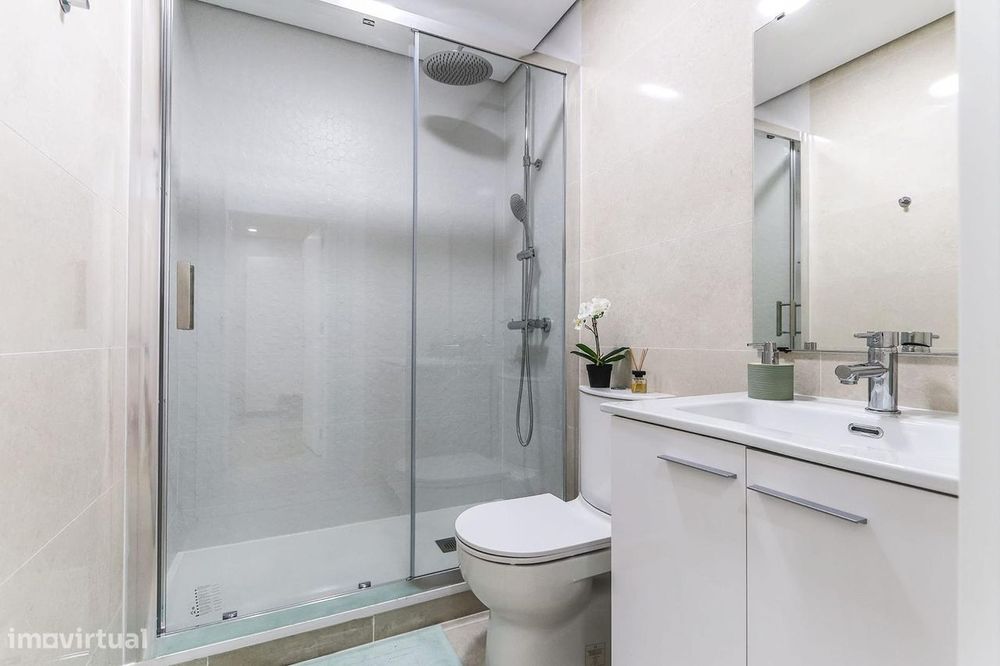 Apartamento T2 + T0 , próximo á Estação CP Cacém