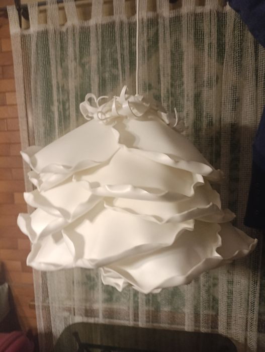Люстра в формі квітки
