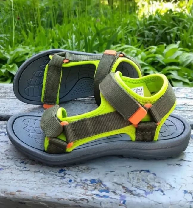 Босоніжки Lefties