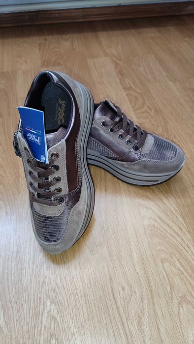 Кросівки жіночі IMAC Італія 36 розміру (нові)