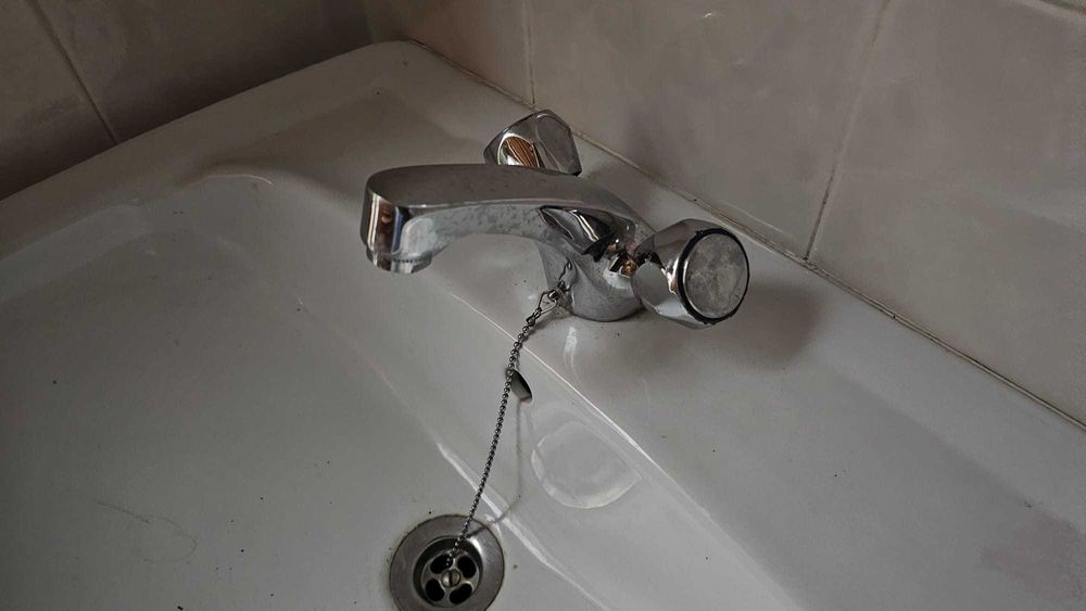 Lavatório + torneira e sanita!