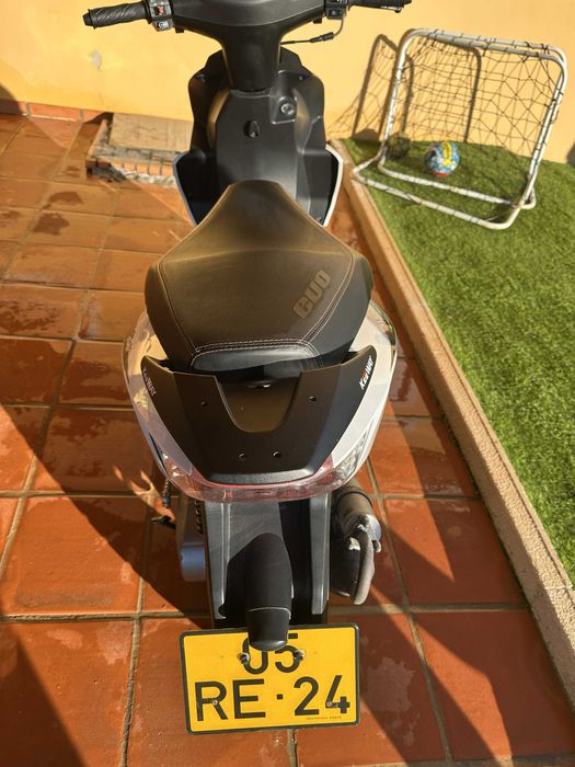 Scooter keeway como nova