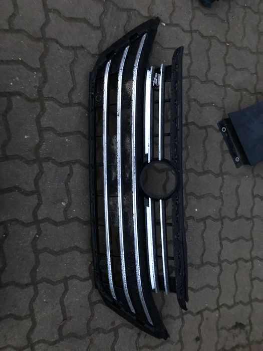 ARTEON R LIFT "R" 22- LED GRILL ATRAPA