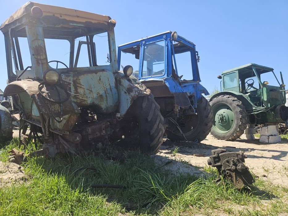 Капоти мтз та інше по мтз  уточнуйте та багатотінших запчасиин по мтз