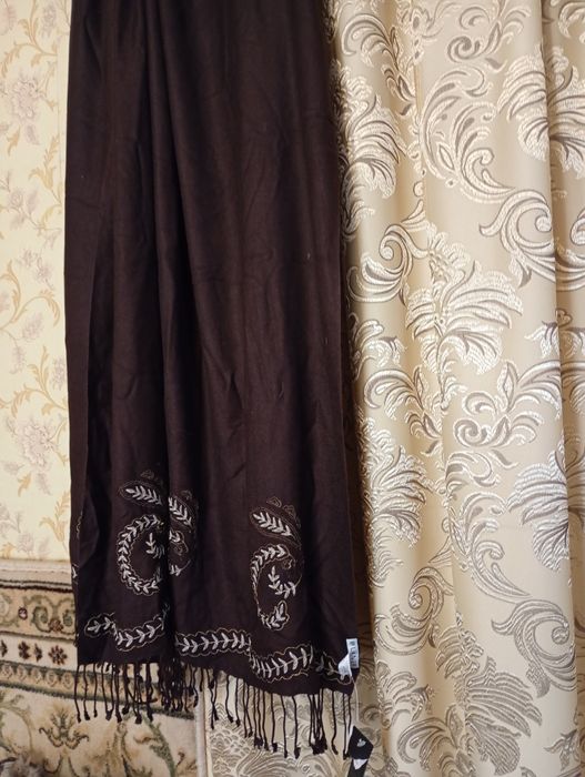 Новенький шарф від PLANET на подарунок