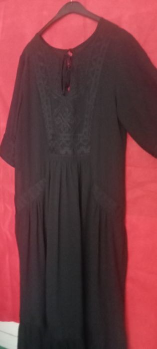 Vários vestidos de organza fina tam.L são muito elegantes