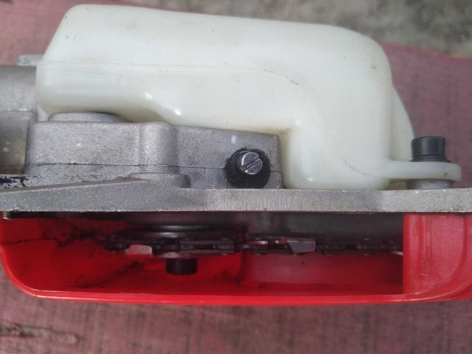 Насадка на бензокосу для спилу гiлок