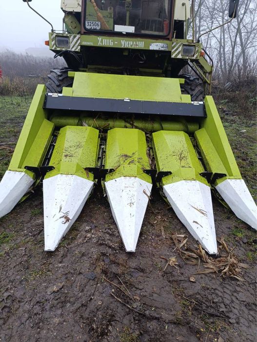 Жатка кукурудзяна КМС-4