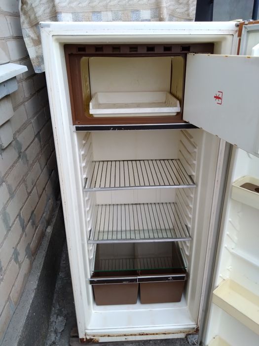 Маленький холодильник 85 см