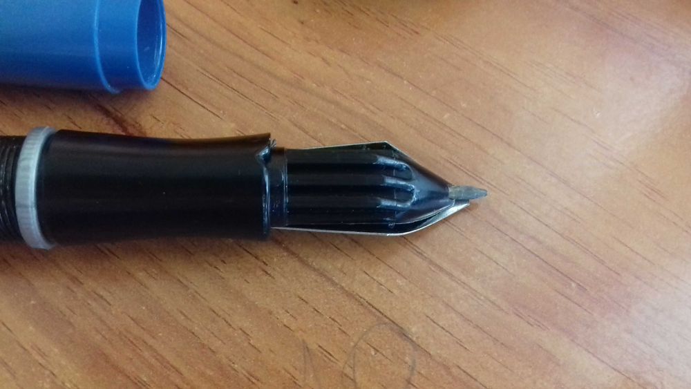 Caneta antiga preta e azul