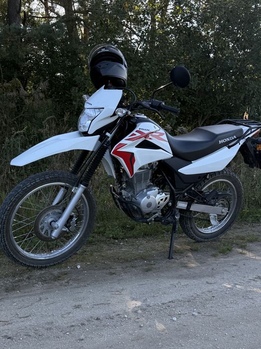 Honda XR 150L.