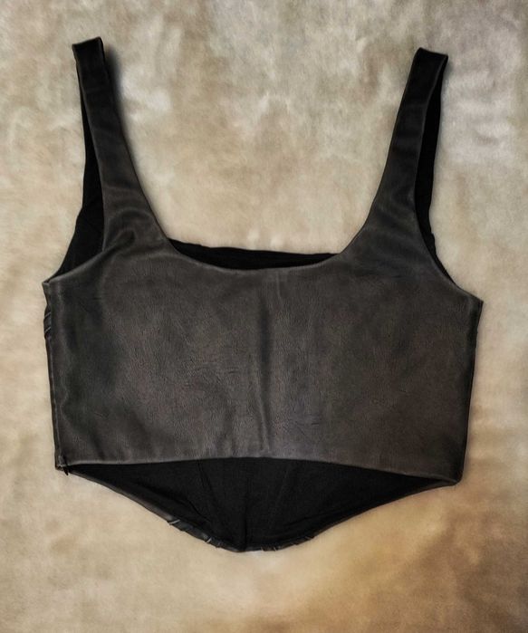 Top cinzento em pele sintética, tam. S, Stradivarius