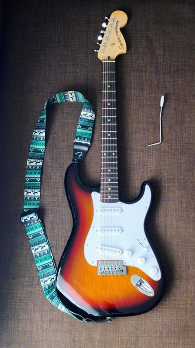 Squier Affinity Stratocaster SSS Sunburst + pokrowiec i pasek Fender