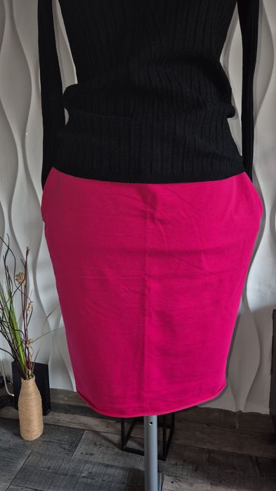 Spódnica ołówkowa fuksja 42/44