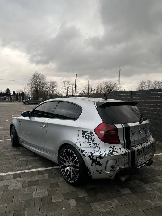Продам BMW м1 в збереженому стані