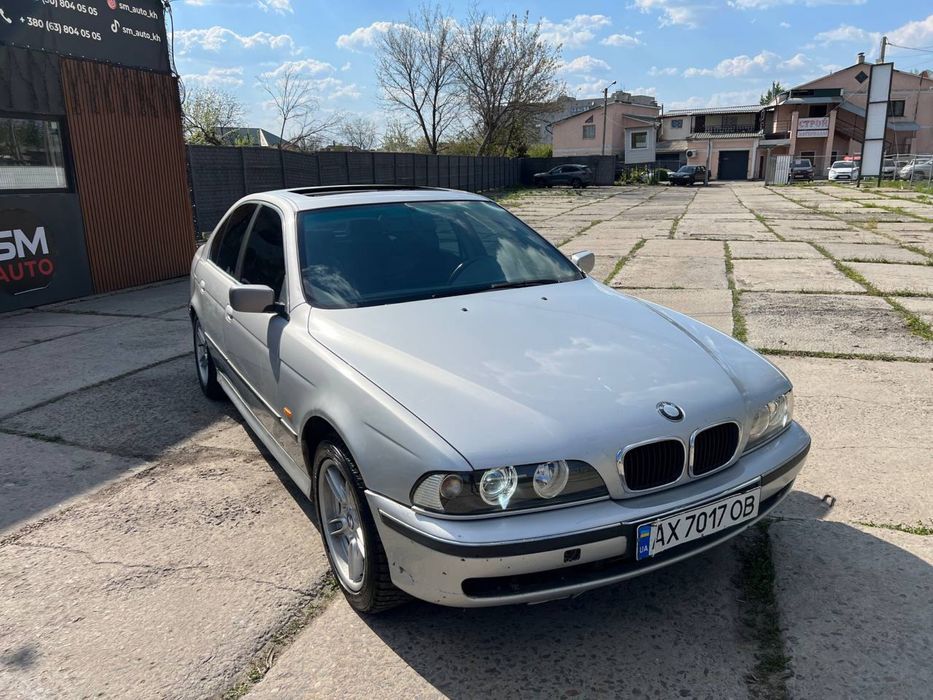Продам BMW  523I
