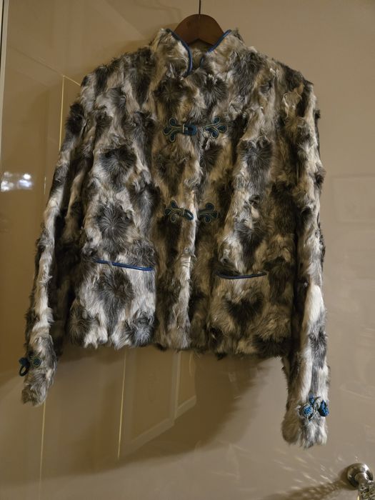 Futro naturalne/kurtka Andy Fashion z ozdobami.