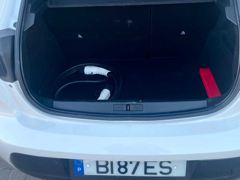 Peugeot 208 E-208