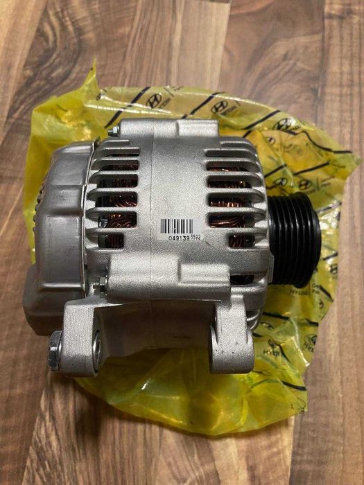 Новий Оригінальний генератор Hyundai/Kia 37300-25301 Оригінал
