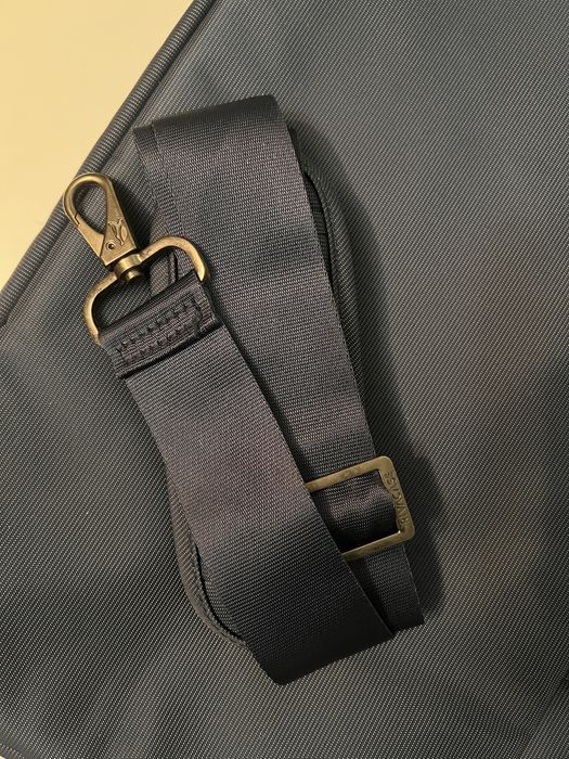 Кейс для ноутбука Rivacase 15.6”