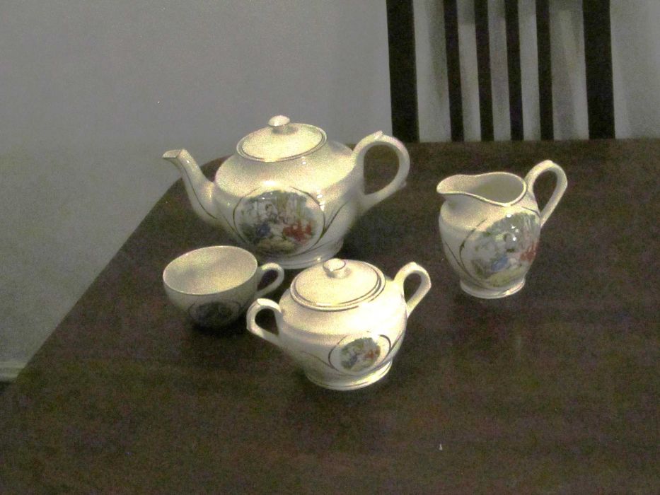 Conjunto de chá com leiteira da CESOL