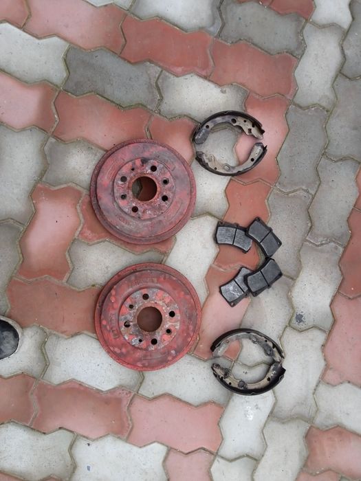 Опори амортизатора mazda 323f Ba /мазда 323ф Ва