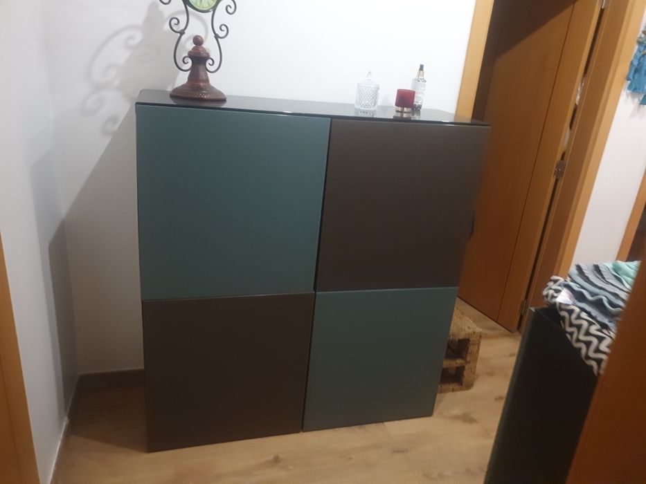 Aparador ikea com muita arrumação