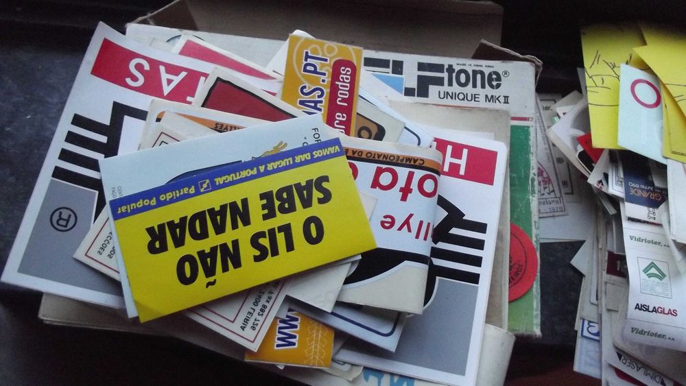 Coleção de selos e autocolantes