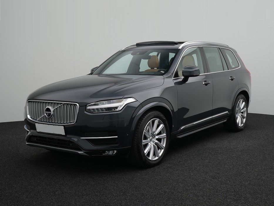 Volvo XC 90 7-os Panorama Pneumatyka FOUR-C adapt LED reflektory BLIS HAK bezwypad