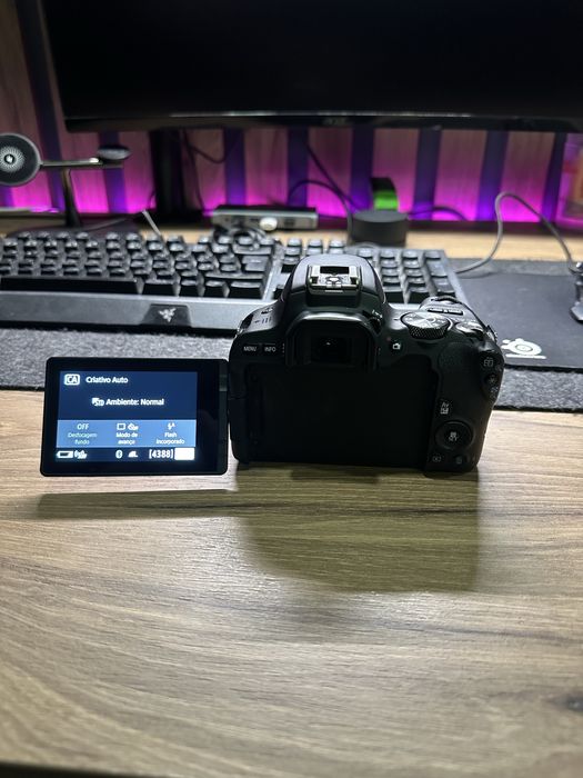 Canon EOS 200d com lentes