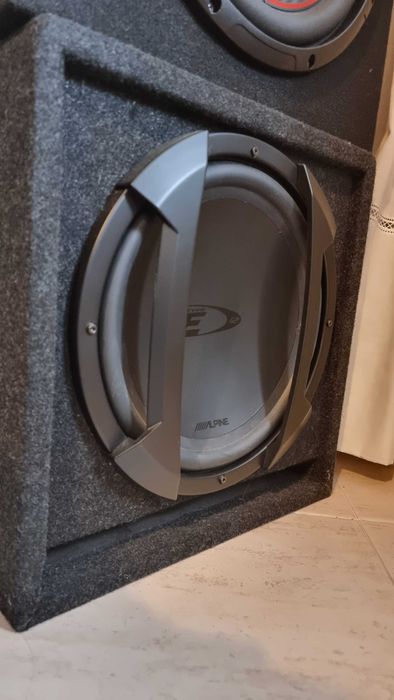 Sub woofers passivos de 4 ohms Alpine SBE-1244BR e Pioneer TS-W304R