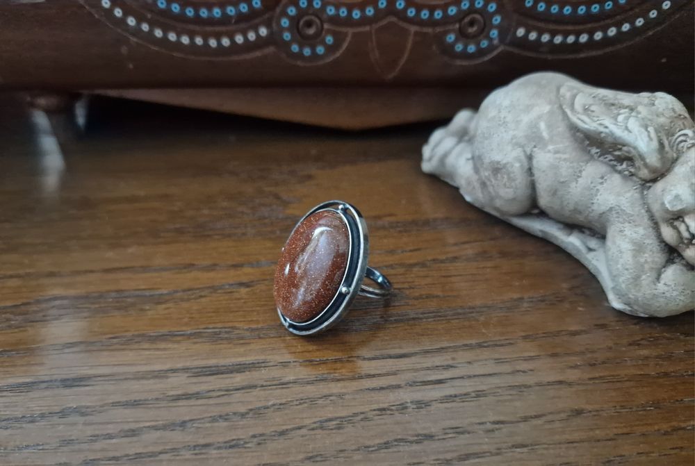 Буси і перстень з авантюрину