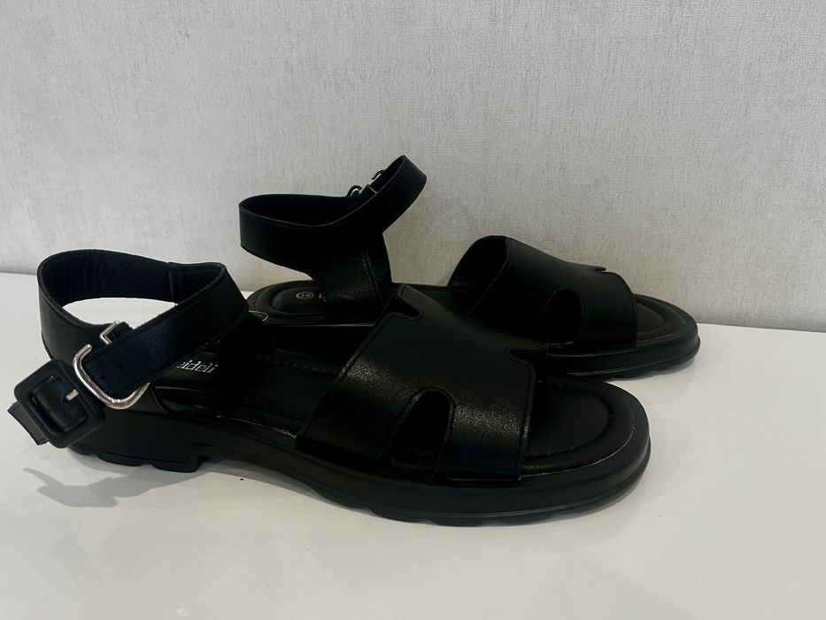 Босоніжки жіночі шкіряні