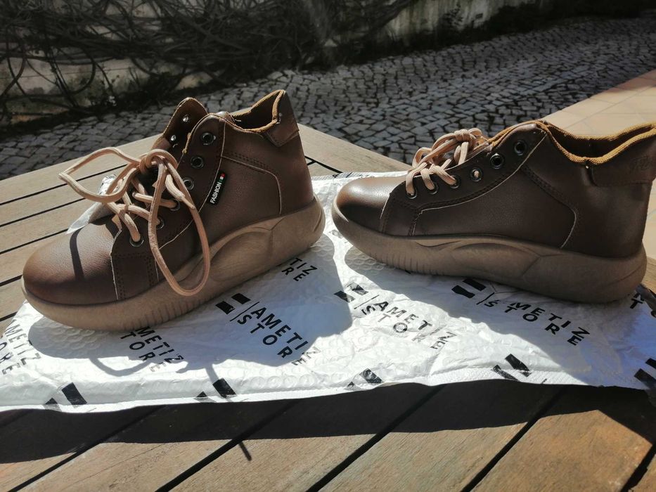 Botas, por estrear, novas