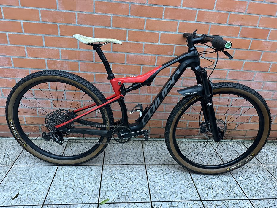 Bicicleta btt carbono suspensao total Roda 29 coluer Stake