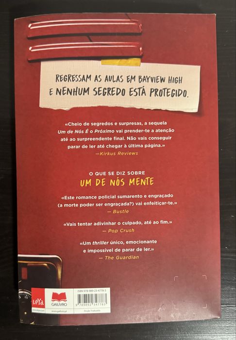 Vendo o bestseller “Um de Nós é o Próximo”