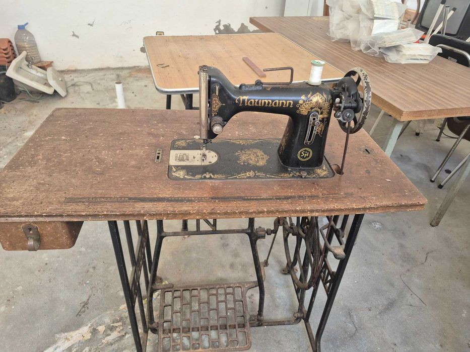 Maquina de costura antiga