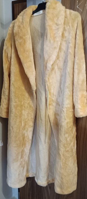 Szlafrok - ciepły, beżowy, puszysty