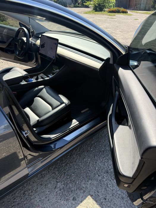 Продам Tesla Model 3 2019 Long Range Dual Motor 75 D