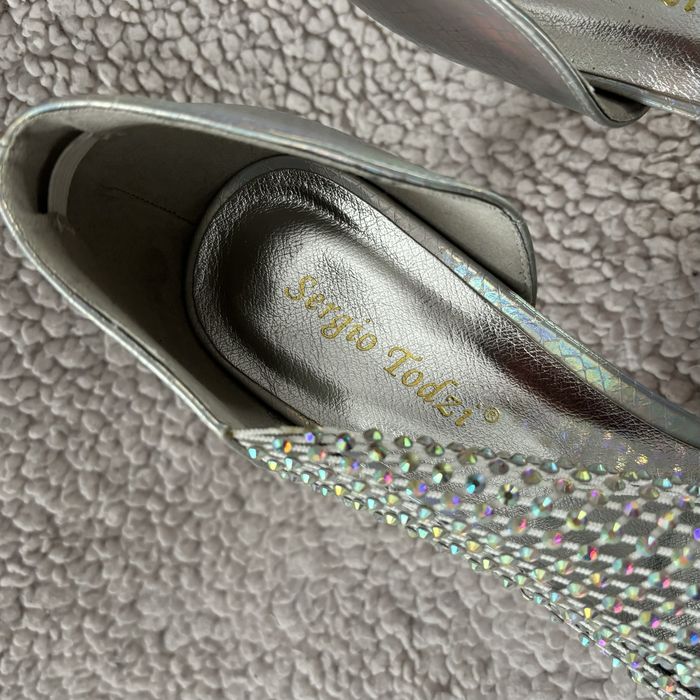 Salto alto brilhantes