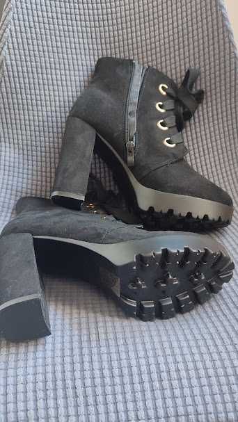 Juliet Botki damskie wiązane na słupku rozmiar 39