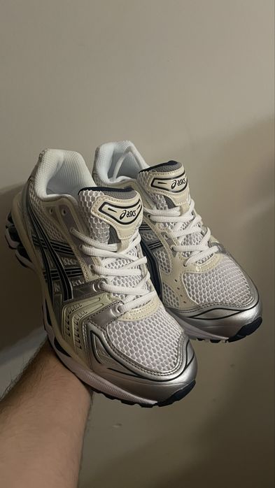 Asics Gel Kayano Bege | Tamanho 42