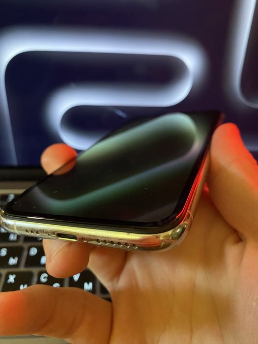 iPhone 11 pro 64 100%