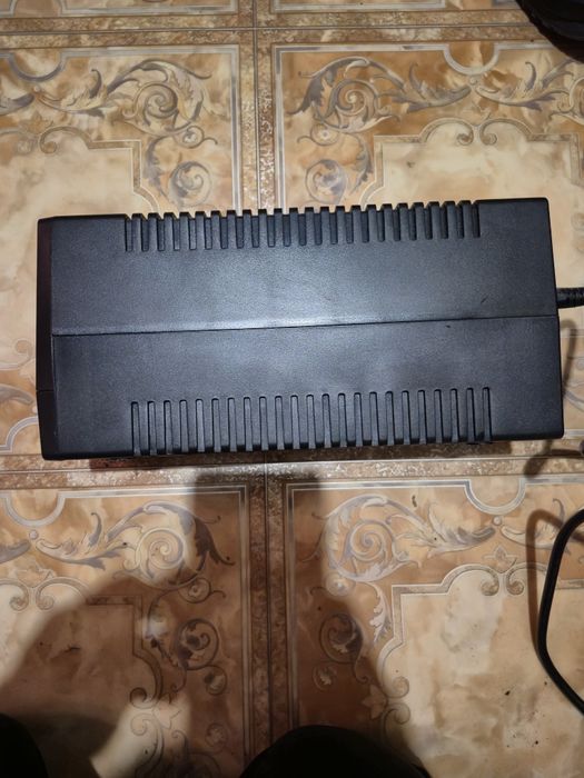 дбж apc Back-UPS 650VA (BX650LI-GR)